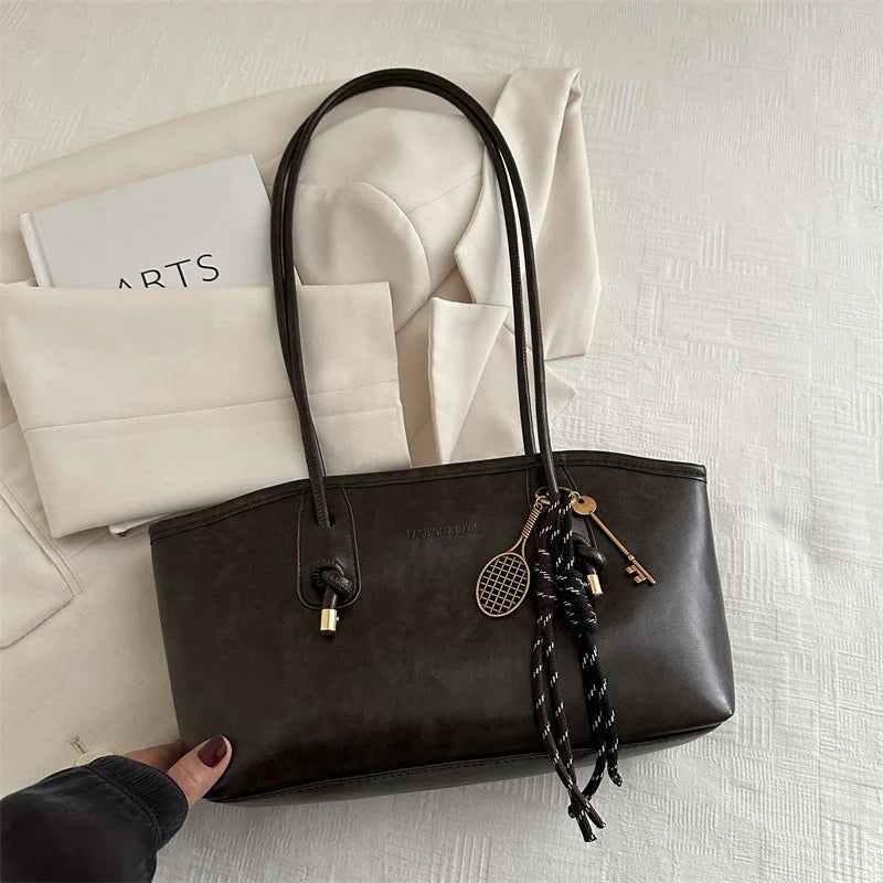 Layla - Retro Bag with Pendant